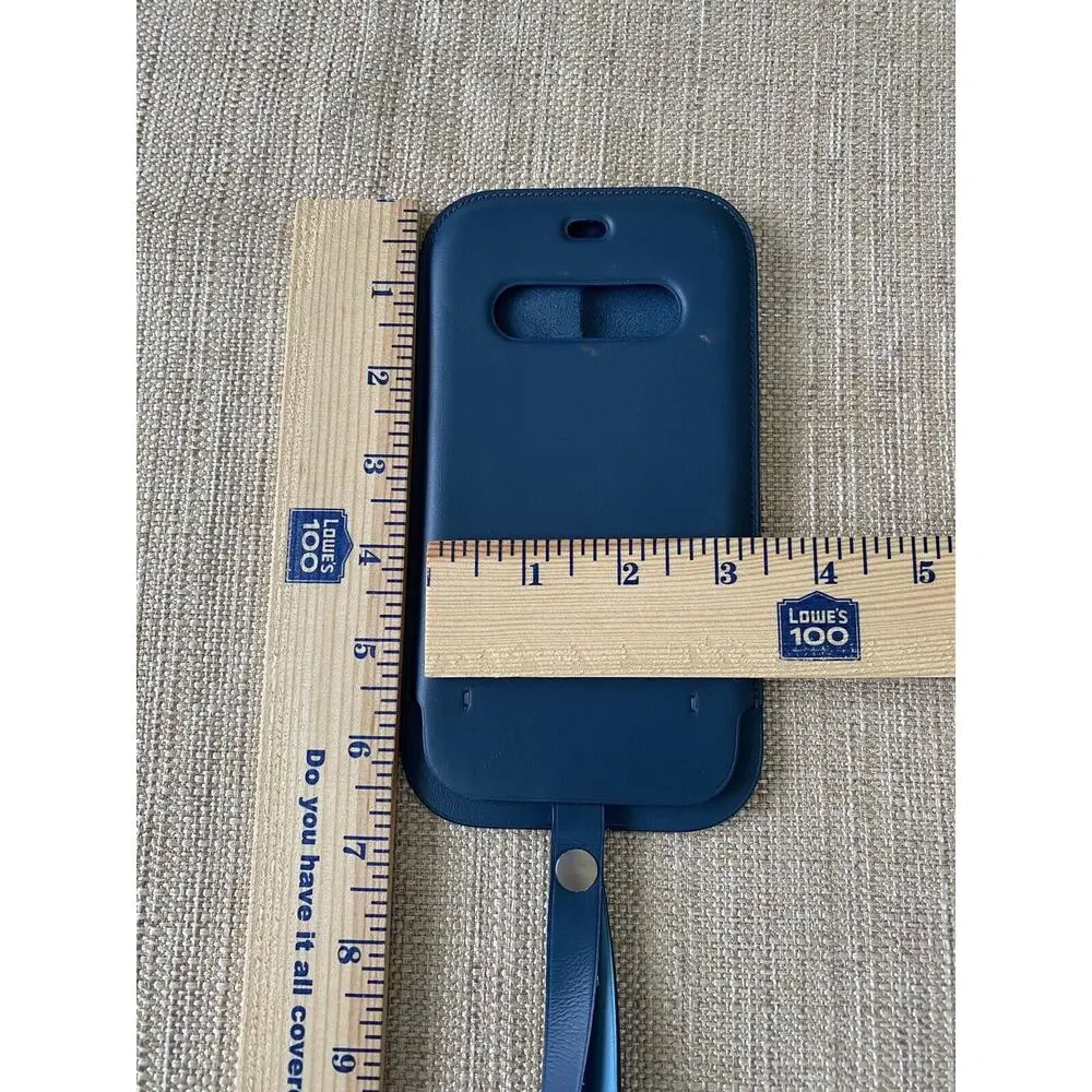 APPLE Original Leather sleeve with Magsafe for iPhone 12 Pro / 12 Baltic Blue
